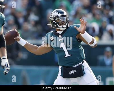 Philadelphia, United States. 04th Dec, 2022. Philadelphia Eagles Jalen Hurts throws a pass in the first quarter against the Tennessee Titans in week 13 of the NFL season at Lincoln Financial Field in Philadelphia on Sunday, December 4, 2022. Photo by John Angelillo/UPI Credit: UPI/Alamy Live News Stock Photo