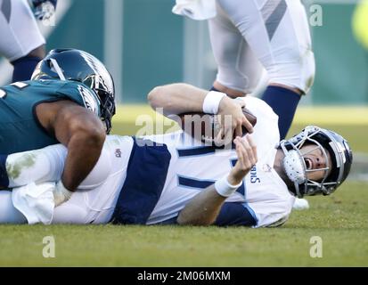 Philadelphia, United States. 04th Dec, 2022. Philadelphia Eagles  quarterback Jalen Hurts calls out a play in the first half against the  Tennessee Titans in week 13 of the NFL season at Lincoln