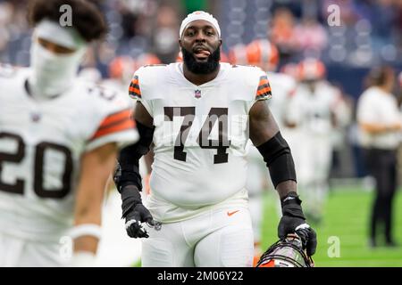 Cleveland Browns offensive tackle Chris Hubbard (74) looks to make a block  during an NFL football game against the Indianapolis Colts, Sunday, Oct.  11, 2020, in Cleveland. (AP Photo/Kirk Irwin Stock Photo - Alamy