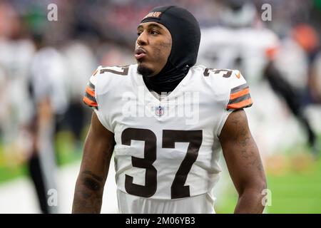 Cleveland Browns safety Grant Delpit (22) works against the Atlanta Falcons  during the second half of an NFL football game, Sunday, Oct. 2, 2022, in  Atlanta. (AP Photo/John Amis Stock Photo - Alamy