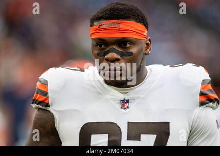 Cleveland Browns defensive tackle Perrion Winfrey 97 stands on