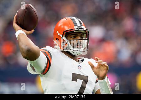 Houston, TX, USA. 4th Dec, 2022. Cleveland Browns quarterback Jacoby Brissett (7) warms up during a game between the Cleveland Browns and the Houston Texans in Houston, TX. Trask Smith/CSM/Alamy Live News Stock Photo