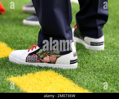 Houston, Texas, USA. 4th Dec, 2022. Houston Texans chairman and CEO Cal McNair wears a pair of custom shoes supporting the United Service Organizations (USO) for the NFL's My Cause My Cleats day on Dec. 4, 2022, in Houston. (Credit Image: © Scott Coleman/ZUMA Press Wire) Credit: ZUMA Press, Inc./Alamy Live News Stock Photo