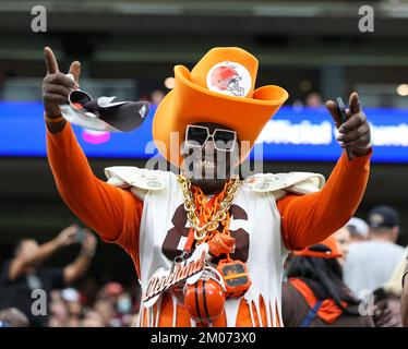 Houston, Texas, USA. 4th Dec, 2022. A Cleveland Browns fan during an NFL game between the Houston Texans and the Cleveland Browns on Dec. 4, 2022, in Houston. The Browns won, 27-14. (Credit Image: © Scott Coleman/ZUMA Press Wire) Credit: ZUMA Press, Inc./Alamy Live News Stock Photo