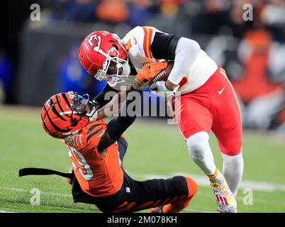 Cincinnati Bengals cornerback Cam Taylor-Britt (29) lines up for