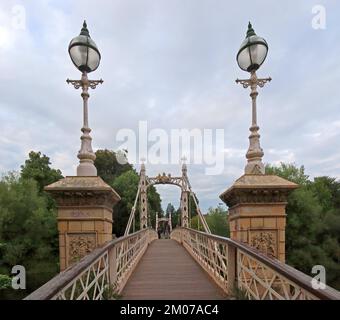 Wye Victoria river footbridge, at Hereford, Hereford, England, UK, from Alex Findlay & Co, Parkneuk works, Motherwell, Lanark 1897, Mill St HR1 2NX Stock Photo