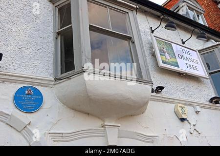 Hereford City Council,  St Nicholas Church blue plaque at the Orange Tree pub, medieval St Nicholas Church, demolished 1841 Stock Photo