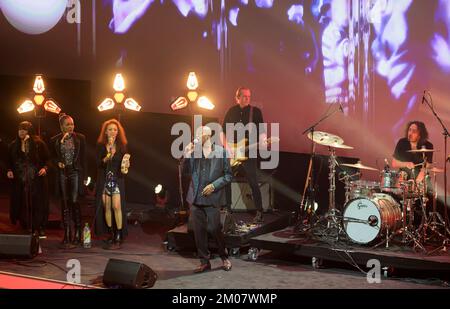 Andrew ROACHFORD, singer, sings, presentation of the German ...
