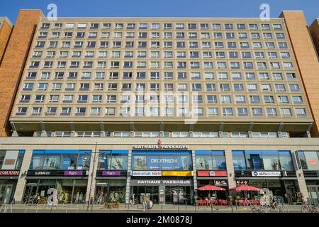 Plattenbau, Wohngebäude, Rathauspassagen, Alexanderplatz, Mitte, Berlin, Deutschland Stock Photo