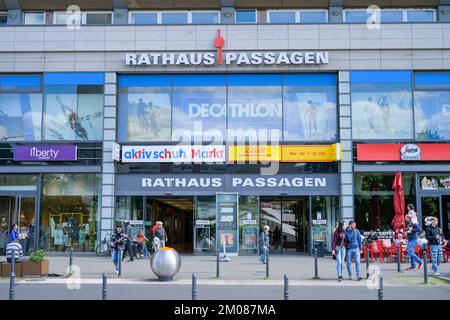 Rathauspassagen, Alexanderplatz, Mitte, Berlin, Deutschland Stock Photo