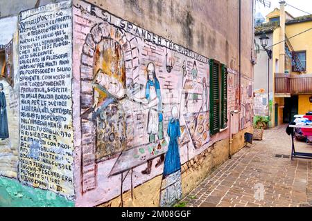 Murals by the artist Mira Cancelli on the history of the village of ...