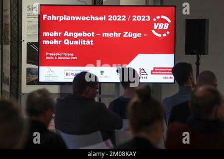 Berlin, Germany. 05th Dec, 2022. View into the press conference of the Verkehrsverbund Berlin-Brandenburg (VBB) for the timetable change 2022/2023 and the commissioning of the networks Elbe-Spree and Lausitz. Credit: Jörg Carstensen/dpa/Alamy Live News Stock Photo