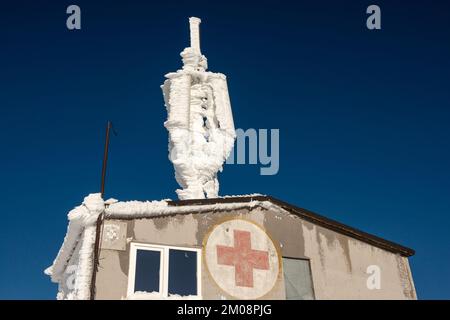 Emergency rescue hut with frozen rime ice antennas at the Black Peak in Vitosha Mountain near Sofia, Bulgaria, Eastern Europe, Balkans, EU Stock Photo