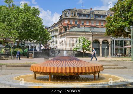 Thermaquelle, Kochbrunnen, Kochbrunnenplatz, Wiesbaden, Hessen, Deutschland Stock Photo