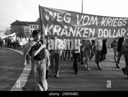 With a conference and demonstration, the German Communist Party (DKP) celebrated the 100th birthday of Karl Liebknecht in Solingen on 21.8.1971, Germa Stock Photo