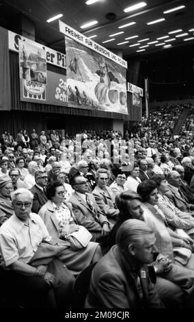 The meeting of the Landsmannschaft Schlesien der Vertriebenenverbaende on 16.05.1975 in the Grugahalle in Essen, Germany, Europe Stock Photo