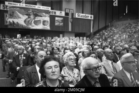 The meeting of the Landsmannschaft Schlesien der Vertriebenenverbaende on 16.05.1975 in the Grugahalle in Essen, Germany, Europe Stock Photo