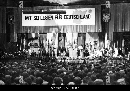 The meeting of the Landsmannschaft Schlesien der Vertriebenenverbaende on 16.05.1975 in the Grugahalle in Essen, Germany, Europe Stock Photo