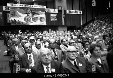 The meeting of the Landsmannschaft Schlesien der Vertriebenenverbaende on 16.05.1975 in the Grugahalle in Essen, Germany, Europe Stock Photo