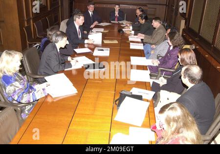 Administrator Mike Leavitt attends Tribal Council meeting ...