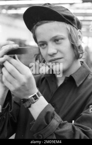 In the training workshop of Hoesch AG in Dortmund, here on 6.8.1974, apprentices are trained in various trades, Germany, Europe Stock Photo