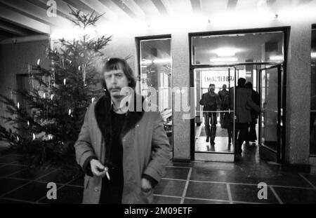 Unemployed at the Dortmund Labour Office and at home in Dortmund on 17.12.1974. Unemployed with many children (3 K.), Germany, Europe Stock Photo