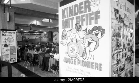 The 3rd federal congress of the DKP-owned children's organisation Junge Pioniere deliberated on 09.02.1980 in Cologne, Germany, Europe Stock Photo