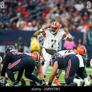 Houston, Texas, USA. 04th Dec, 2022. Cleveland Browns quarterback JACOBY BRISSETT (7) calls out a play during the game between the Cleveland Browns and the Houston Texans in Houston, Texas at NRG Stadium on December 4, 2022. The Cleveland Browns defeated Houston Texans 27-14. (Photo By: Jerome Hicks/ Credit: Sipa USA/Alamy Live News Stock Photo