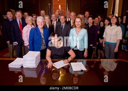 Office of the Administrator (Lisa P. Jackson) - Final Rulemaking to Establish Light-Duty Vehicle Greenhouse Gas Emission Standards and Corporate Average Fuel Economy Standards , Environmental Protection Agency Stock Photo