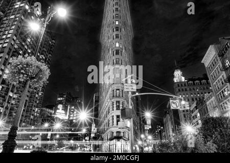Flatiron Building. Between 22nd St. and 23rd St. and between Broadway and 5th Ave Fuller Building Manhatta, New York USA Stock Photo