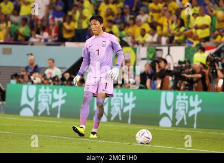 South Korea goalkeeper Kim Seung-Gyu during the FIFA World Cup 2022, Round of 16 football match between Brazil and Korea Republic on December 5, 2022 at Stadium 974 in Doha, Qatar - Photo Jean Catuffe / DPPI Stock Photo