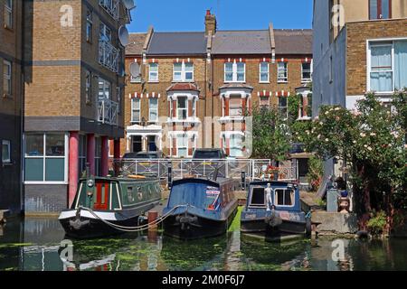 Grand Union Canal flats, Hormead Road, Maida Hill, London, England, UK, W9 3BT Stock Photo
