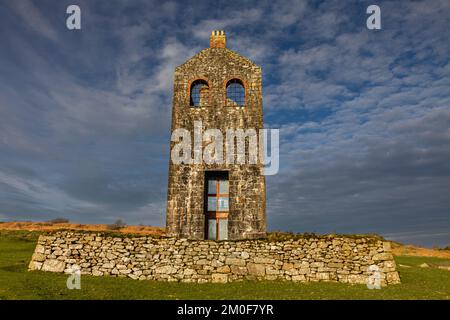 Housemans Engine House, South Phoenix Mine, Built 1881 Purchased and restored by Caradon District Council as part of the Minions area heritage project Stock Photo