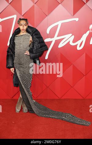 FKA Twigs at the British Fashion Awards 2015 in London Stock Photo - Alamy