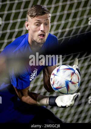 DOHA - Holland goalkeeper Andries Noppert during a training session of the Dutch national team at the Qatar University training complex on December 6, 2022 in Doha, Qatar. The Dutch national team is preparing for the quarterfinals against Argentina. ANP KOEN VAN WEEL Stock Photo