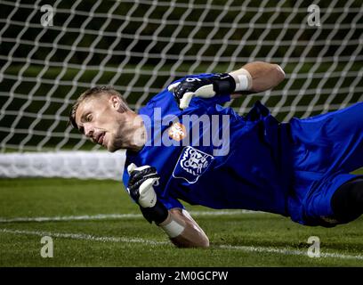 DOHA - Holland goalkeeper Andries Noppert during a training session of the Dutch national team at the Qatar University training complex on December 6, 2022 in Doha, Qatar. The Dutch national team is preparing for the quarterfinals against Argentina. ANP KOEN VAN WEEL Stock Photo