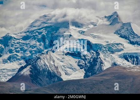 Mount Shishapangma, only mountain with more than 8000 m, along the southern route into Western Tibet, Asia Stock Photo