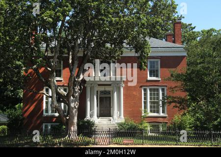 Large brick house in Colonial Williamsburg, Virginia, USA Stock Photo