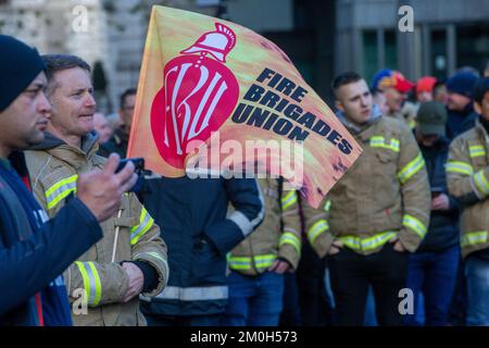 London, England, UK. 6th Dec, 2022. Firefighters march to Houses of Parliament as ballot underway for strike. (Credit Image: © Tayfun Salci/ZUMA Press Wire) Stock Photo