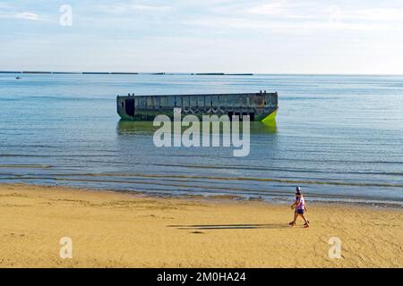 France, Calvados, Arromanches les Bains, Mulberry B remains, Port Winston, Phoenix breakwaters, Gold Beach, Allied invasion of German-occupied France in the Normandy landings on 6 June 1944 Stock Photo