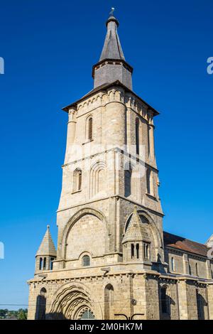 France, Creuse, La Souterraine, stage on the Via Lemovicensis or Vezelay Way, one of the main ways to Santiago de Compostela, Notre-Dame church of the 11th, 12th and 13th centuries Stock Photo