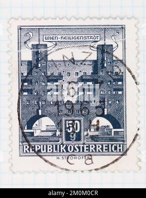 Photo of a postage stamp from Austria Karl-Marx-Hof, Vienna-Heiligenstadt Buildings series 1959 Stock Photo