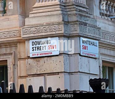 Visit Downing Street, Whitehall, City of Westminster, London, England, UK, SW1 Stock Photo