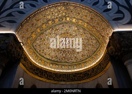Islamic art in ancient buildings. Decors of mihrab in Abraham mosque in Hebron city - Palestine. Cave of the Patriarchs Stock Photo