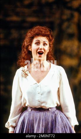 Lesley Garrett (Atalanta) in XERXES at English National Opera (ENO), London Coliseum, London WC2  23/02/1985 music: George Frideric Handel  text: Nicolo Minato  conductor: Charles Mackerras  design: David Fielding  lighting: Paul Pyant   translator & director: Nicholas Hytner Stock Photo