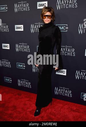 Los Angeles, USA. 07th Dec, 2022. Lisa Rinna walking the red carpet at the premiere of “Anne Rice's Mayfair Witches” at Harmony Gold Theater in Los Angeles, CA on December 7, 2022. (Photo By Scott Kirkland/Sipa USA) Credit: Sipa USA/Alamy Live News Stock Photo