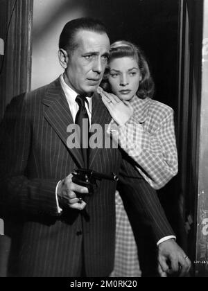 LAUREN BACALL and HUMPHREY BOGART in DARK PASSAGE (1947), directed by DELMER DAVES. Credit: WARNER BROTHERS / Album Stock Photo