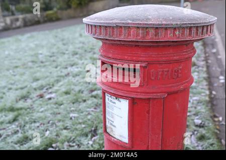 Kendal, Cumbria 8th December 2022. Freezing temperatures of -4 degrees Celsius hit Kendal in Cumbria overnight, causing a harsh frost over the historic town. Car windscreens were covered in ice, steam rose above frozen rooftops and parkland was frozen over after the ‘Troll of Trondheim’ hit many parts of the UK. Credit: Stop Press Media / Alamy Live News Stock Photo