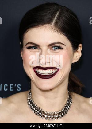 HOLLYWOOD, LOS ANGELES, CALIFORNIA, USA - DECEMBER 07: American actress Alexandra Daddario arrives at the Los Angeles Premiere Of AMC Networks' 'Anne Rice's Mayfair Witches' held at the Harmony Gold Theater on December 7, 2022 in Hollywood, Los Angeles, California, United States. (Photo by Xavier Collin/Image Press Agency) Stock Photo