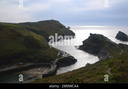 Willapark Lookout with the River Valency Flowing into Boscastle Harbour from the South West Coastal Path near Penally Point in Cornwall, England, UK. Stock Photo